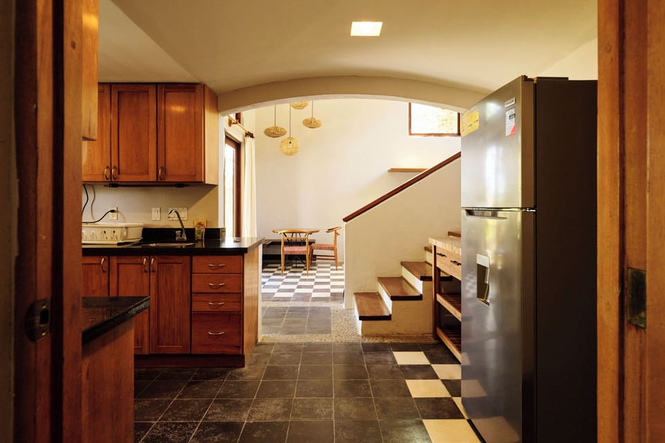 Kitchen adjoins common area 