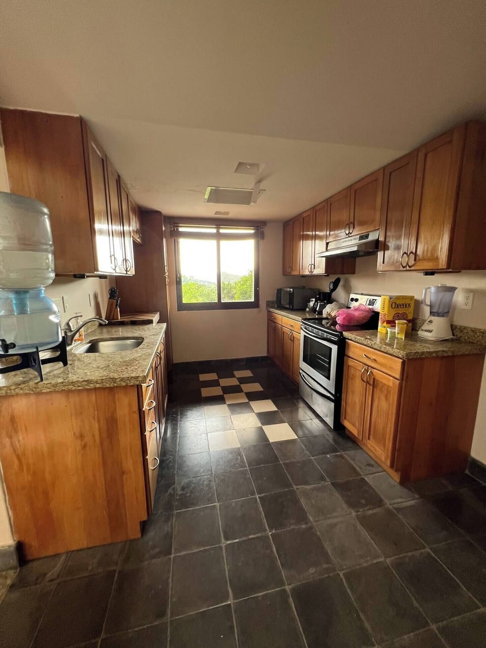 Full Kitchen ... ready to cook