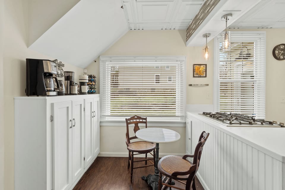 Kitchen with coffee bar and bistro seating area!