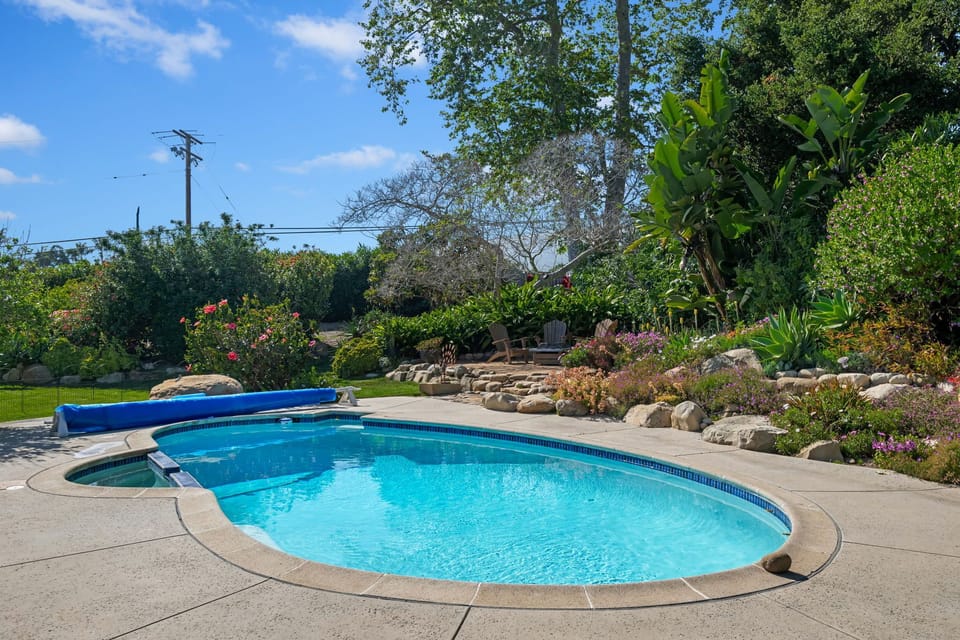 Enjoy the fire pit above the pool deck.
