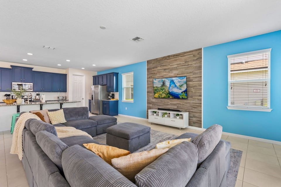 Open layout makes it easy for your group to connect.
