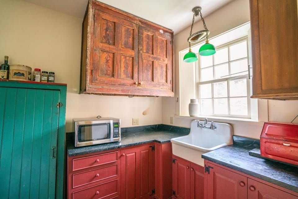 Large farmhouse sink
