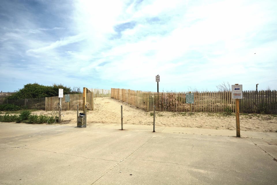 ENTRANCE-TO-BEACH