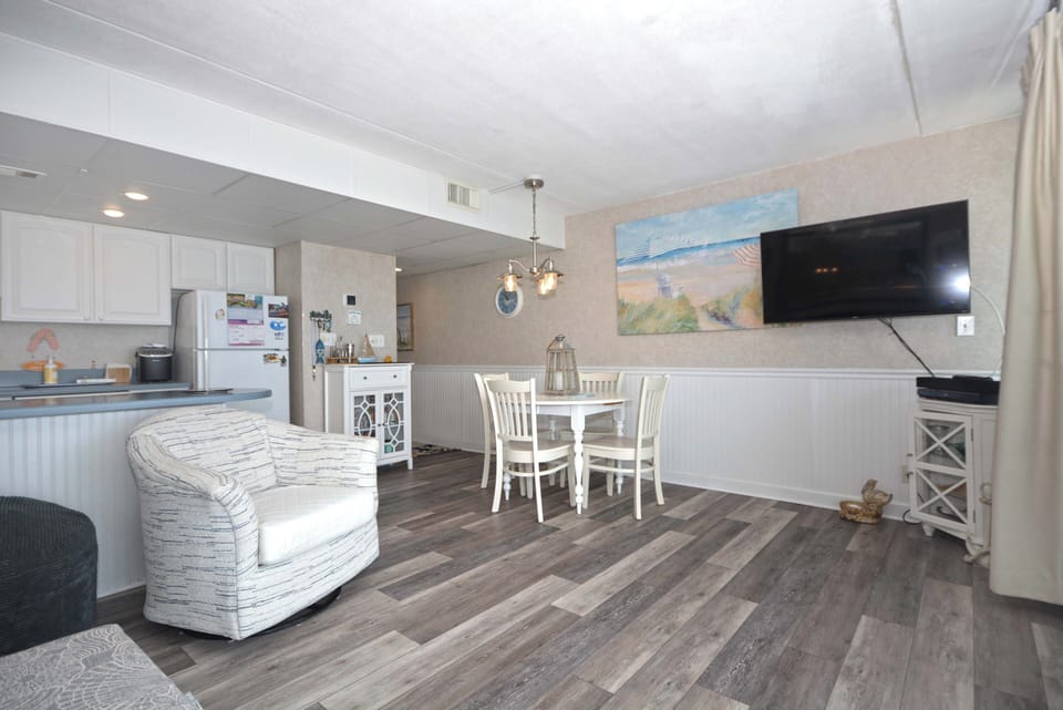 LIVING-AREA
