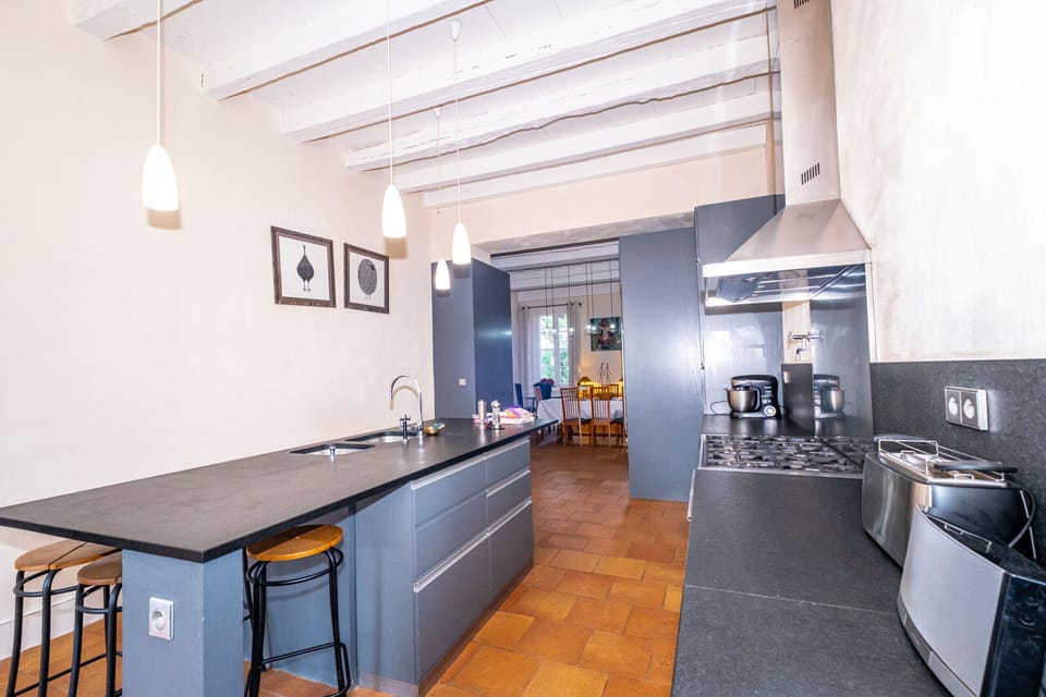 Fully equipped kitchen - Espresso machine - American fridge - Kitchen range - Dishwasher - Direct access to the terrace
