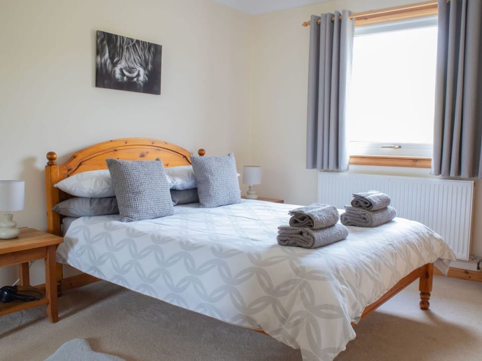Bed, Bedding, Furniture, Bedroom, Bed Sheet, Interior Design, Wood, Linens, Flooring, Floor