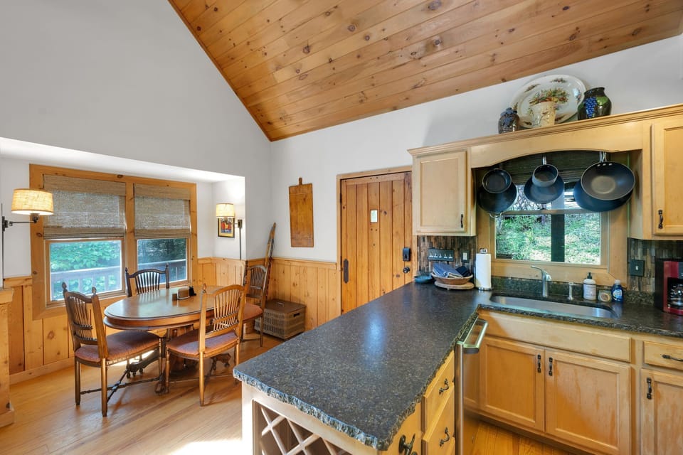 Serve your delicious meals easily at the lovely dining table.