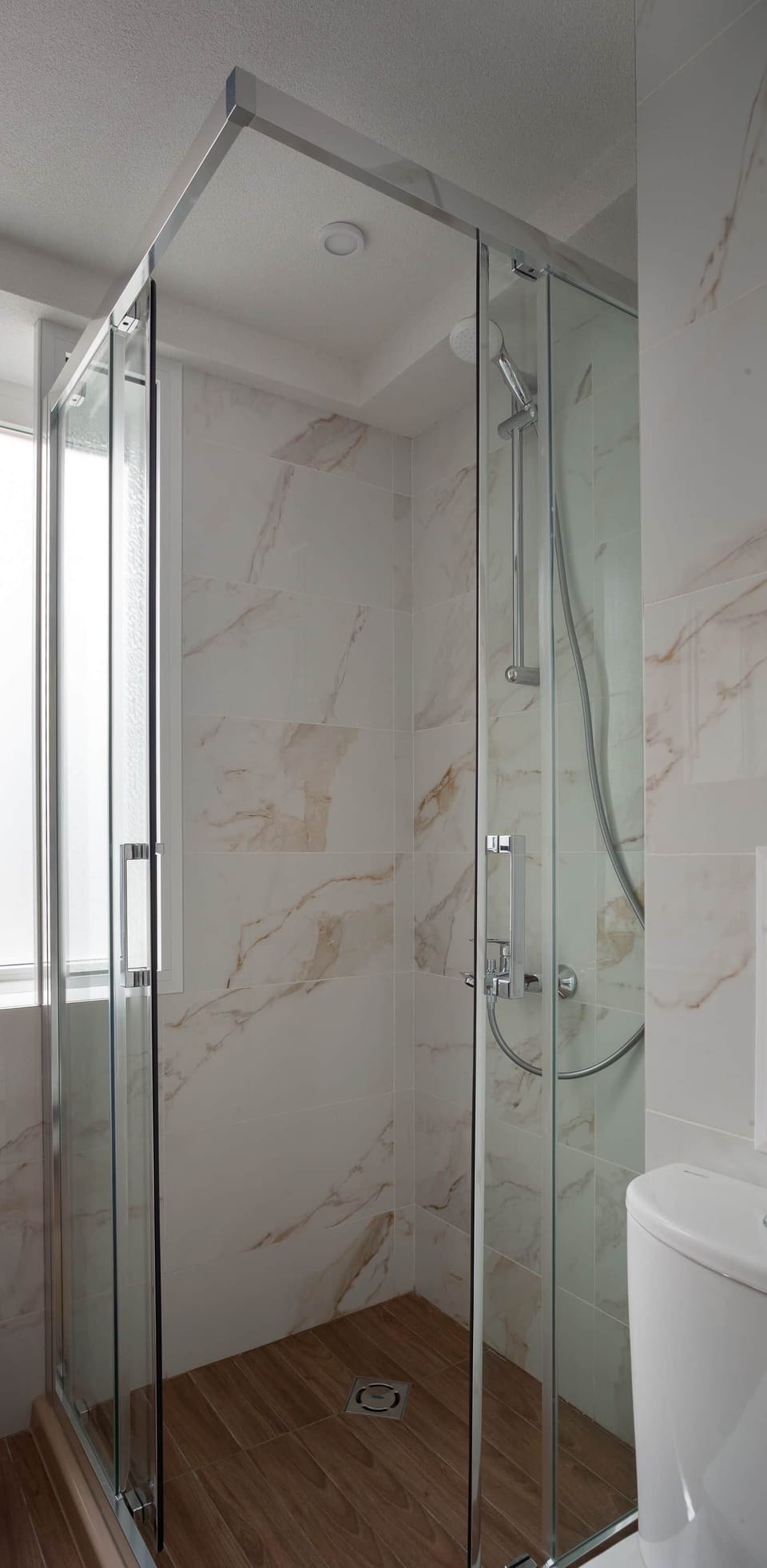 Bathroom+toilet ap