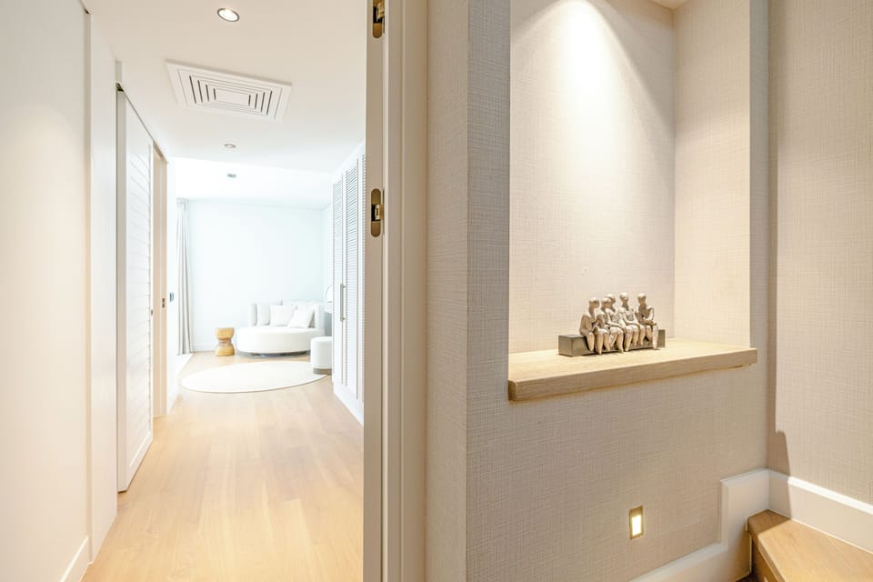 Entrance to the Ensuite Main Bedroom