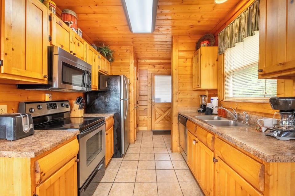 Mountain Seduction's fully-equipped kitchen