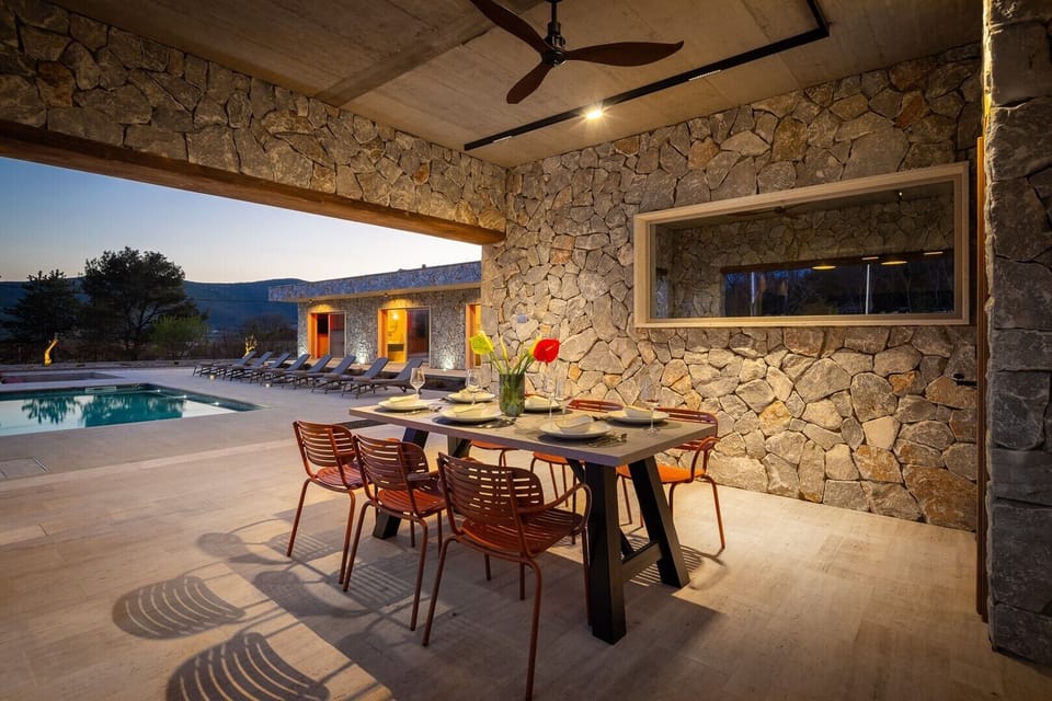 Villa Fantazija offers a peaceful and private environment, surrounded by the serene sounds of nature