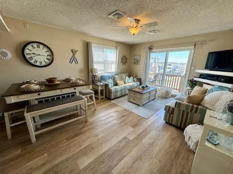 Living & Dining Area