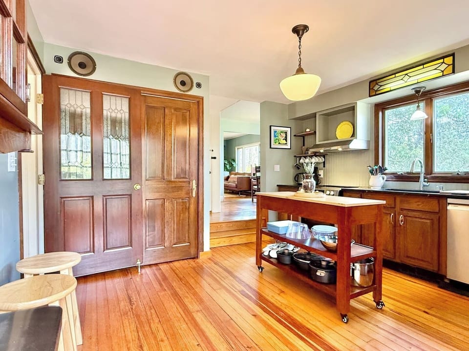 A fresh look at the heart of the home—this well-equipped kitchen makes it easy to cook, gather, and connect.