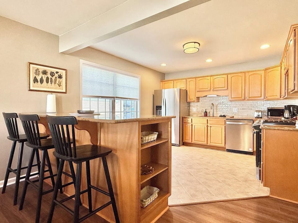 Spacious, comfy, and full of flavor