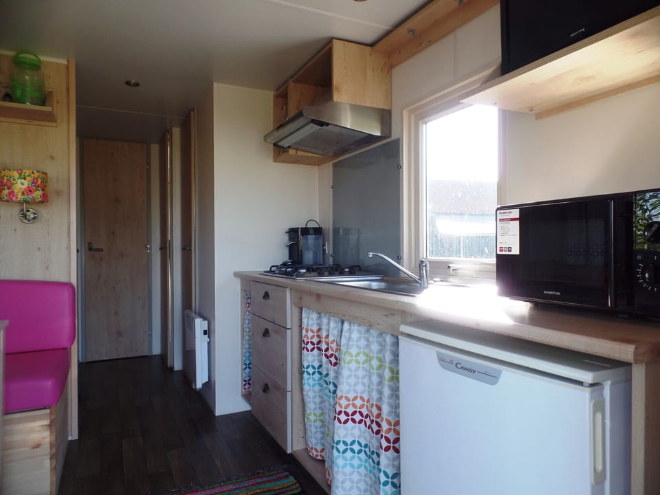 Kitchen - Camping Hofstede Zonnevliet - Pipo wagen