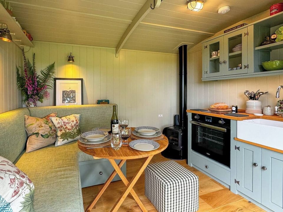 48980322-22a7-4d96-8551-86bea4e05a24