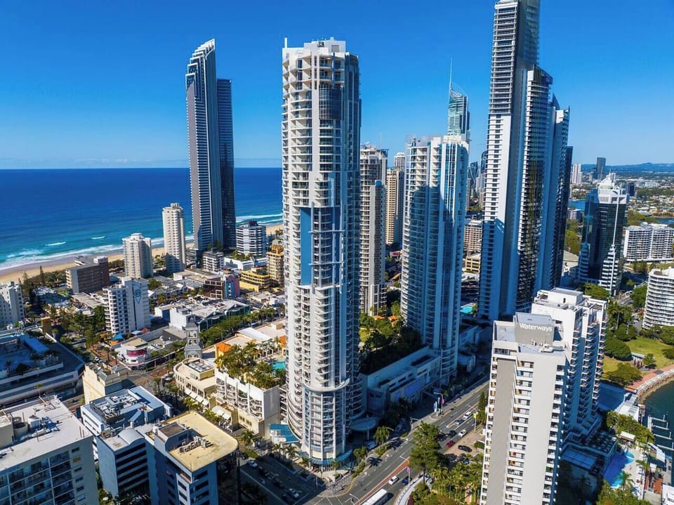 Take in the dazzling skyline and sparkling coastline—right in the heart of Surfers Paradise, just moments from the beach, shops, and vibrant nightlife.
