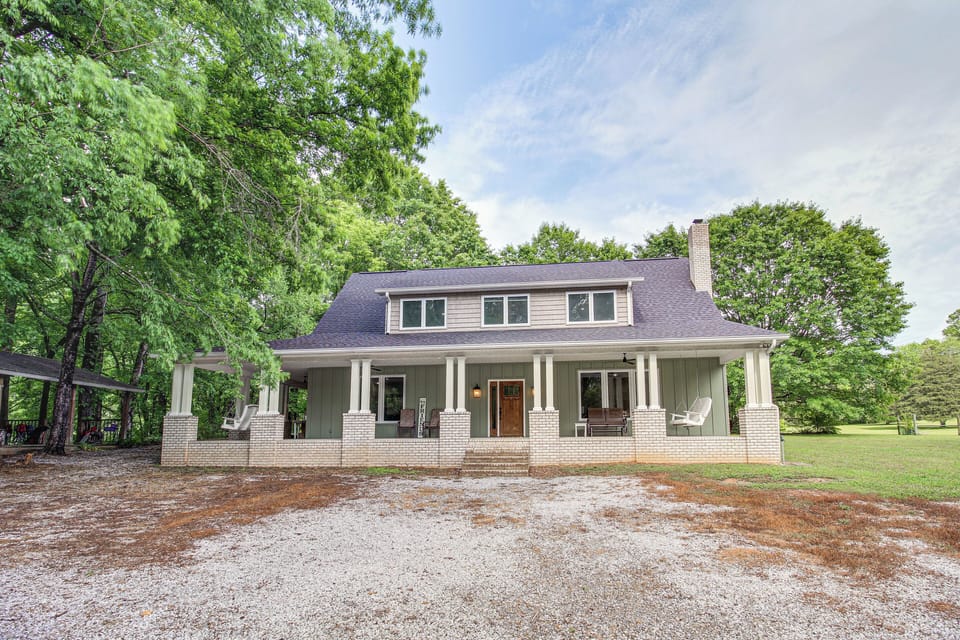 Loretto Vacation Rental | 6BR | 4BA | 3,000 Sq Ft | 5 Steps to Enter