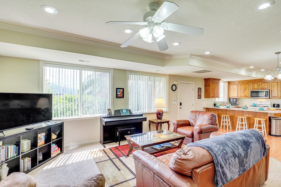 Living Room | Piano | Smart TV | Central A/C & Heating