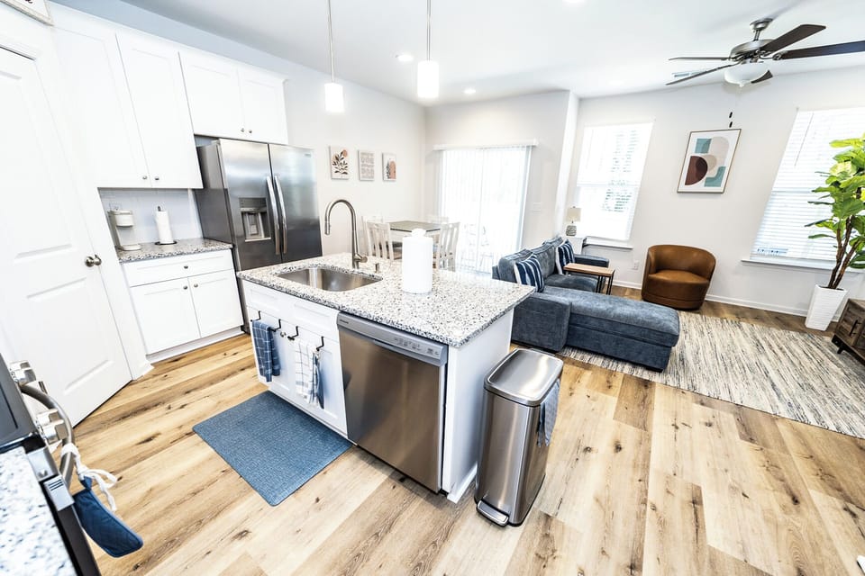 A fully equipped kitchen for your culinary needs

