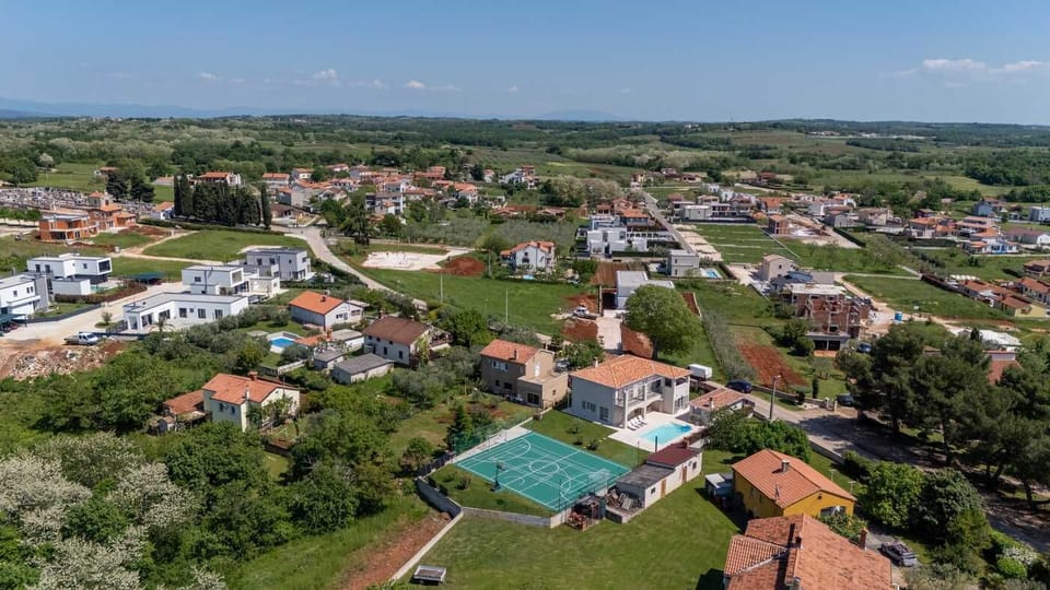 Sport court