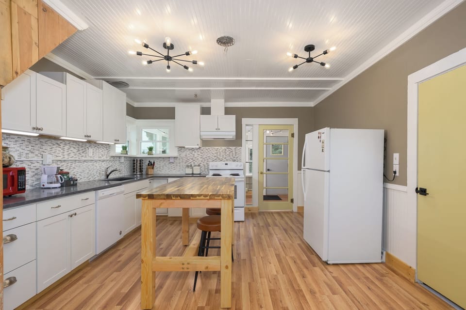 A full kitchen, with all necessary pots & pans, dishes, spices & COFFEE!