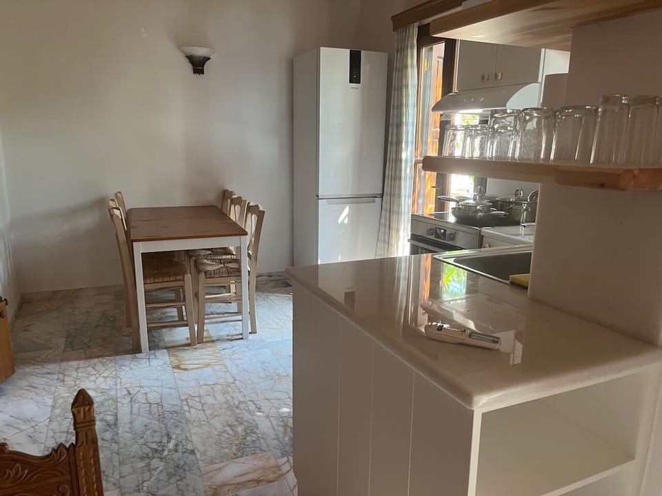 Dining room (2)
