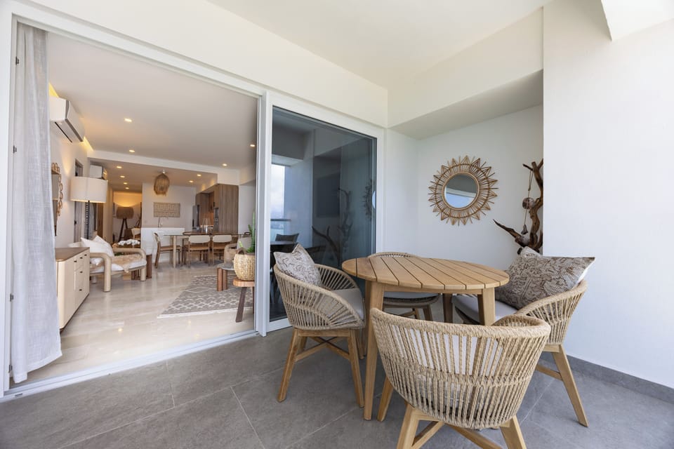 Private Balcony and outdoor dining option