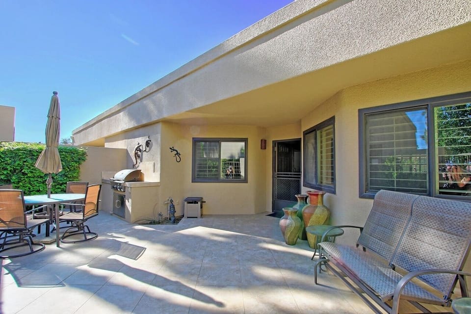 Front courtyard with barbecue and more dining options
