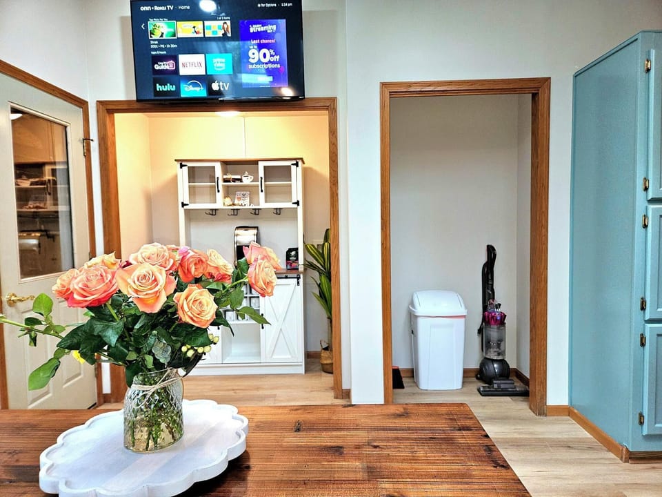 Breakfast nook & coffee bar