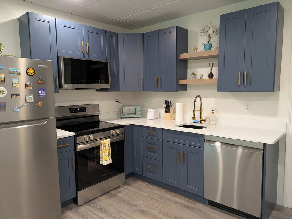 Full kitchen equipped with everything you would need to prepare meals.
