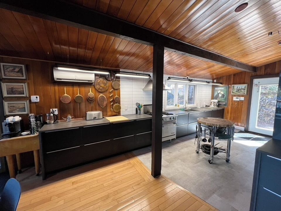Lots of counter space for your work crew