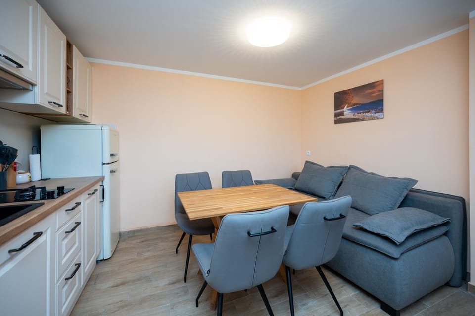 Dining room 2