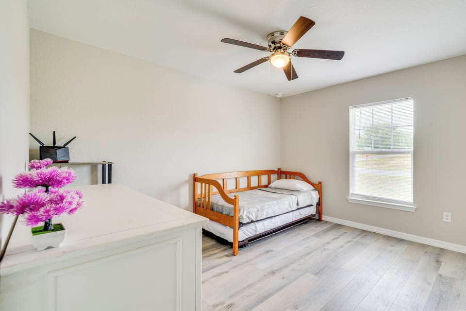 Bedroom 3 | Twin Daybed w/ Twin Trundle