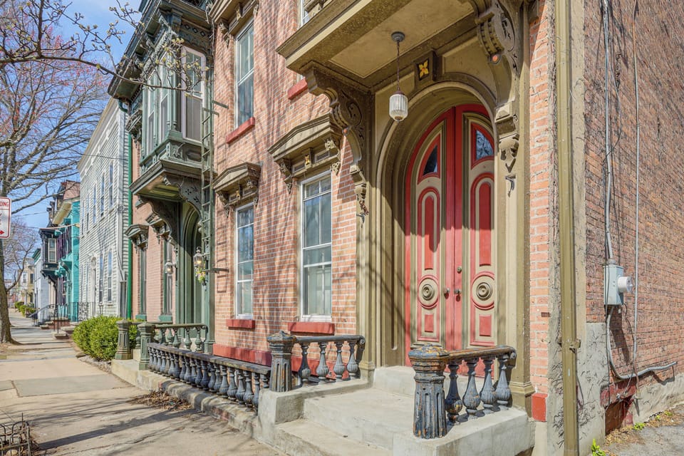 Building Exterior | Located in Stockade Historic District