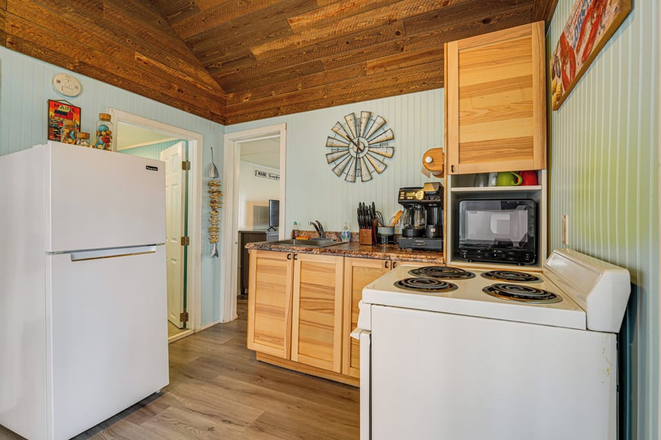 Kitchen | Cooking Basics | Single-Story Cottage