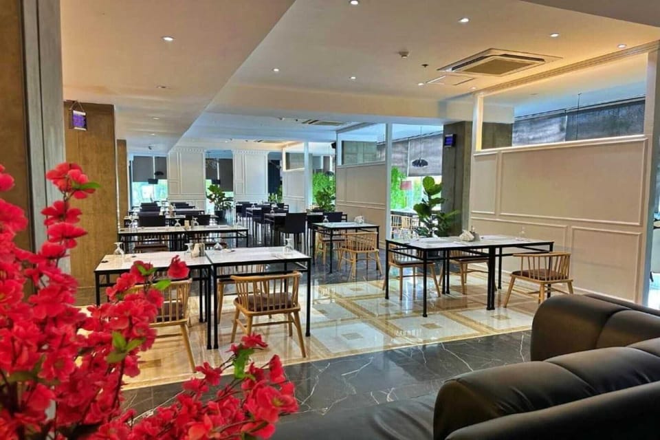 Entrance / Reception