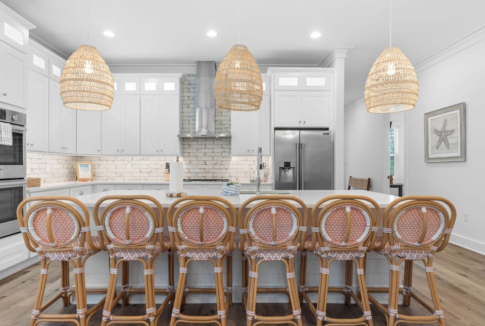 Enjoy casual dining at the kitchen counter.