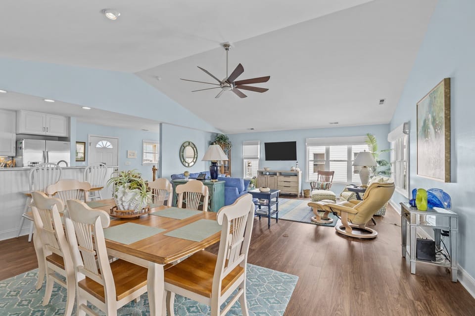 Dining/ living room area
