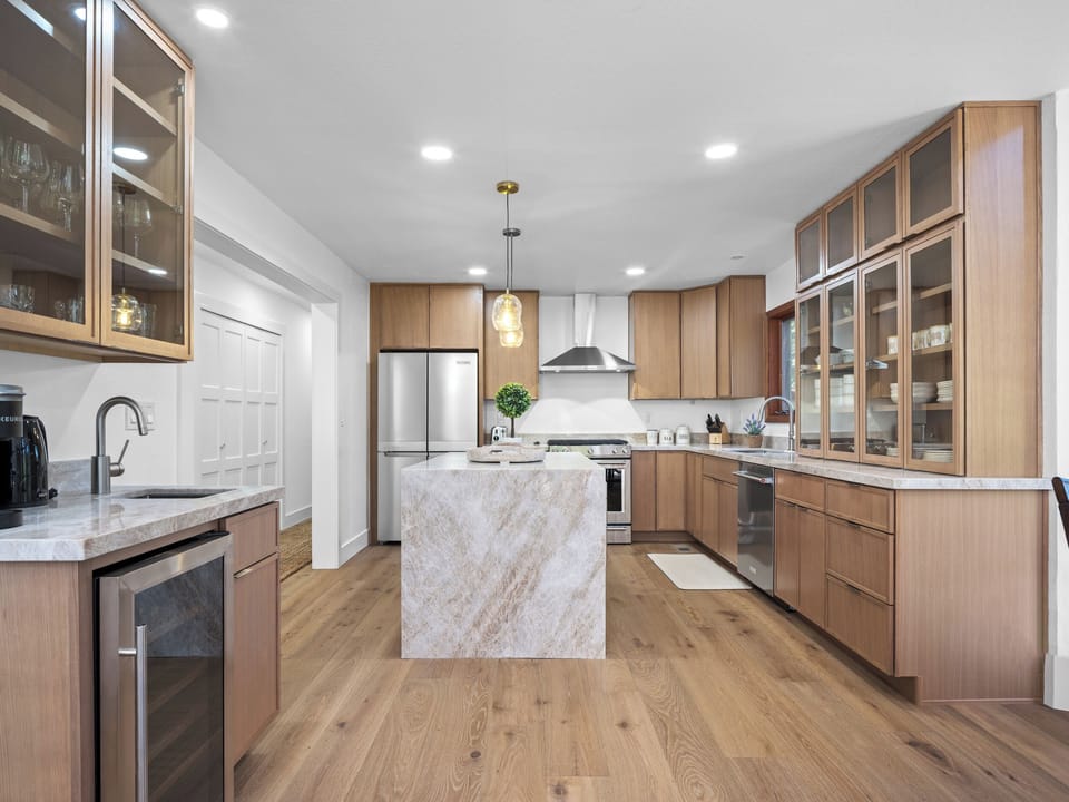 Beautifully updated kitchen!