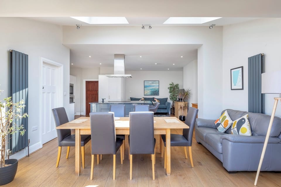 Kitchen/Lounge/dining area
