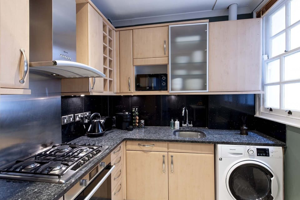 Find everything you need to enjoy meals at home.