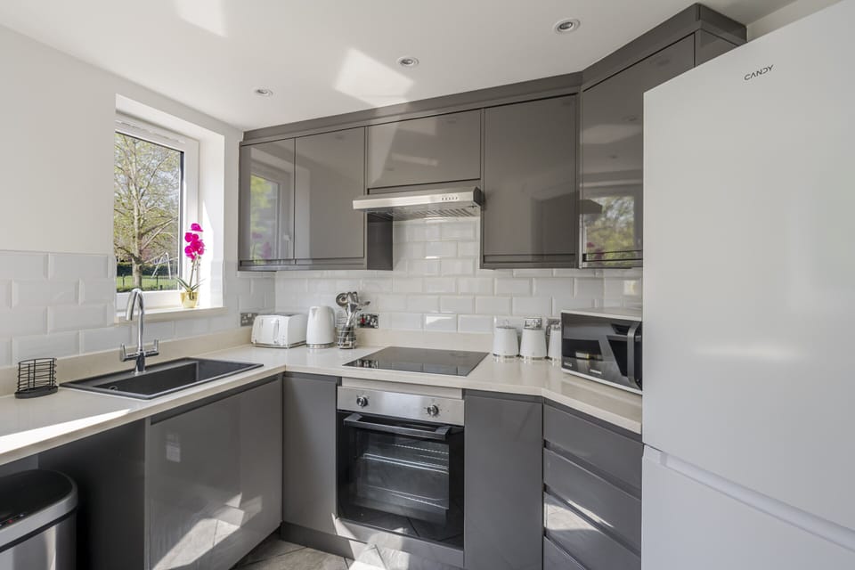 Kitchen Area - Main View 2