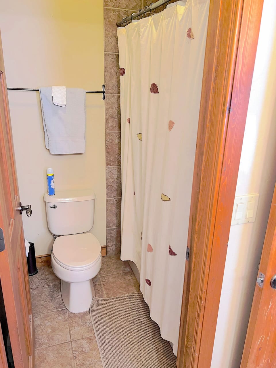 Bunkhouse Master Bathroom 1