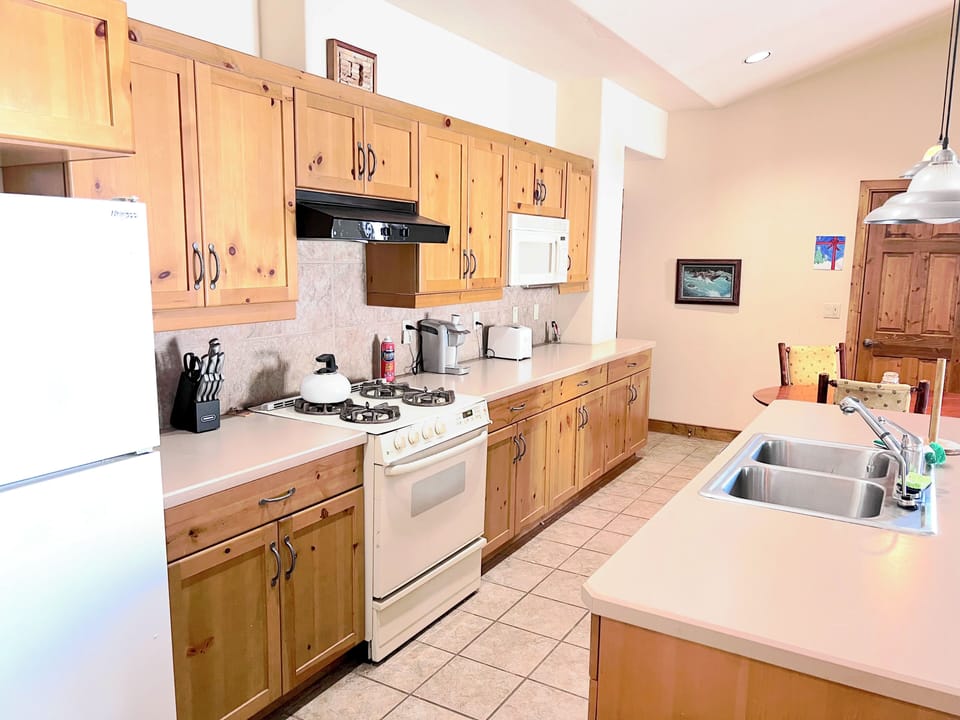 Bunkhouse Kitchen