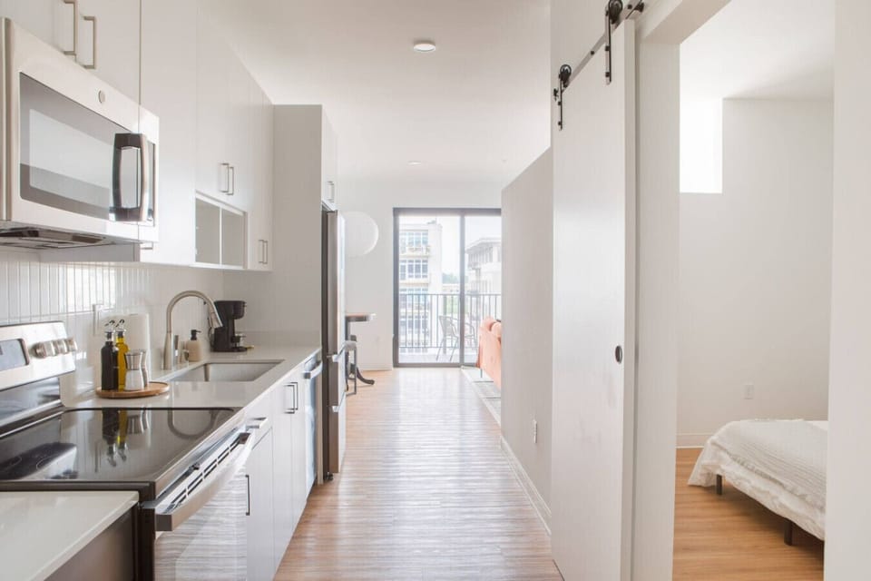 Full kitchen