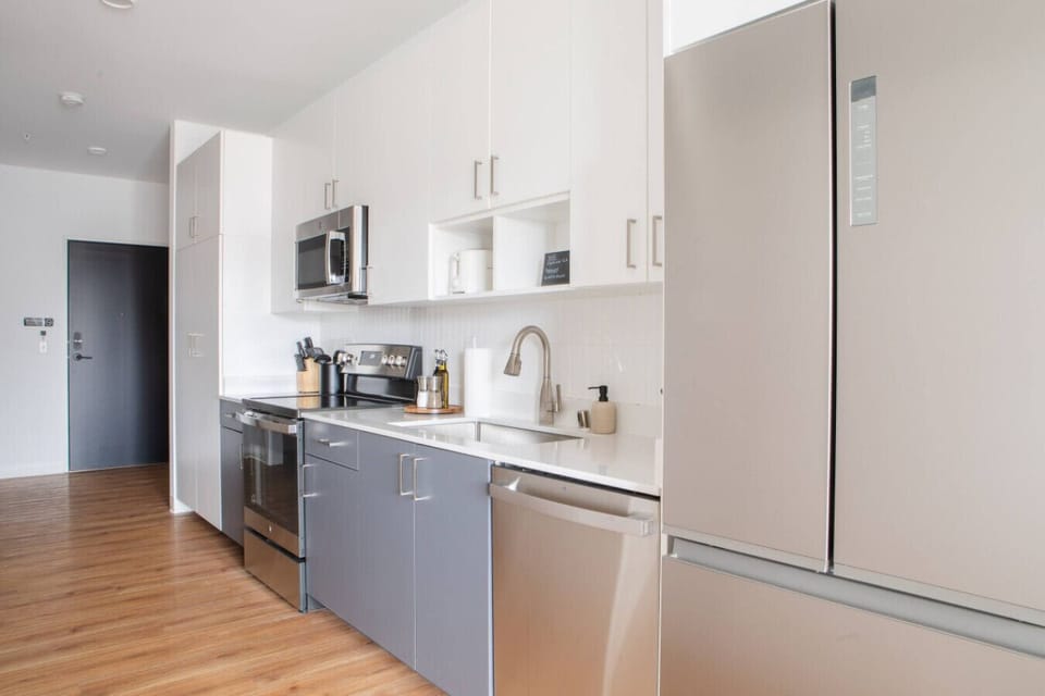 Full kitchen