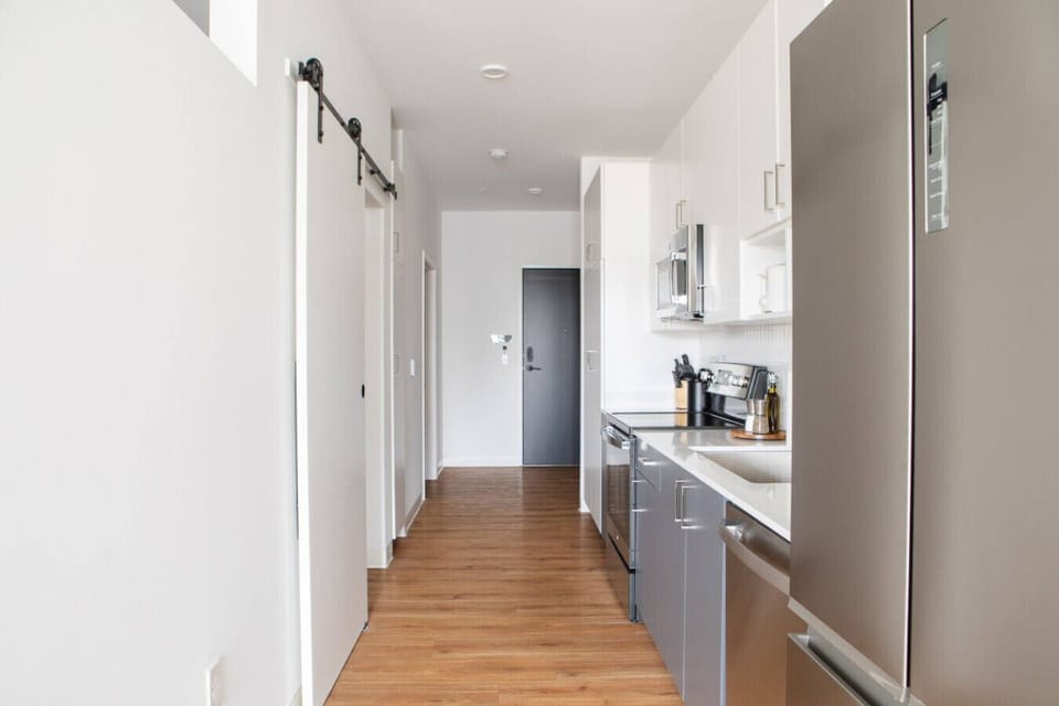 Full kitchen
