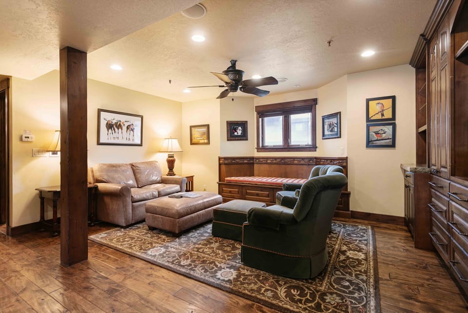 Home Decor, Appliance, Ceiling Fan, Architecture, Building