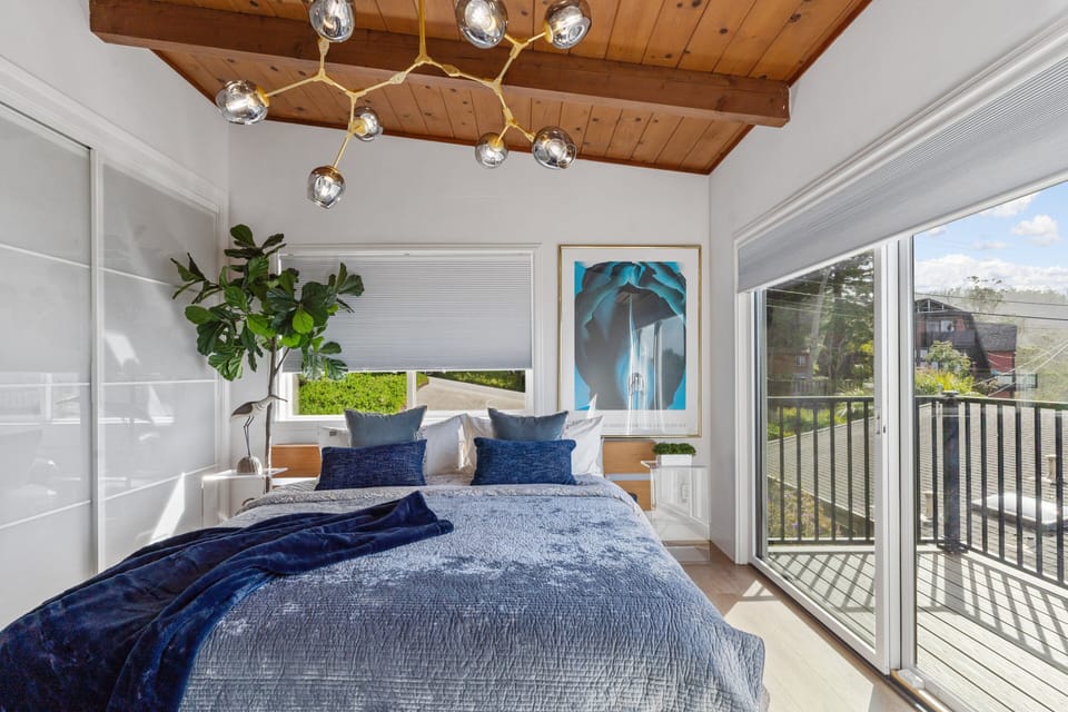 Indoors, Architecture, Balcony, Building, Bed